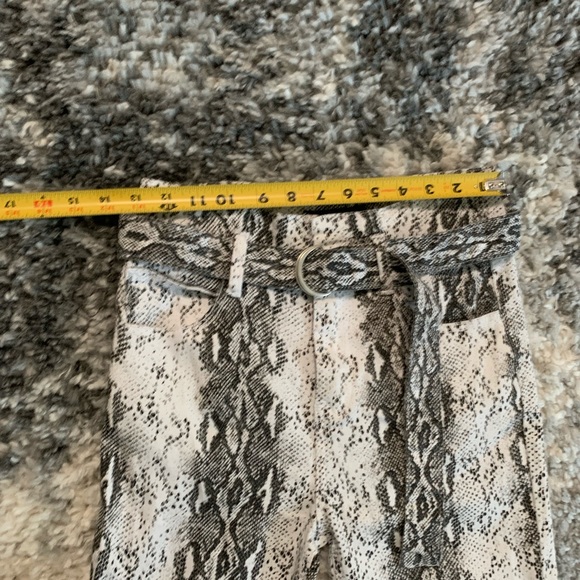 Akira Women’s Snake Print Belted Long Pants Size 5 - Picture 9 of 16